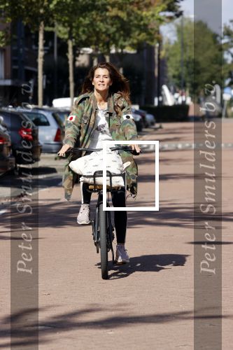 Amsterdam 22 september 2021
Quinty Trustfull op haar electrische van Moof fiets.