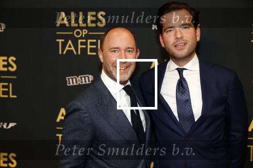 Amsterdam 1 november 2021
Premiere alles op tafel in het deLamar theater.
Ramon Mesman met een kennis