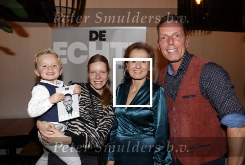 Leiden 15 november 2021
Boekpresentatie Rob Geus . Rob met zijn vrouw en kinderen