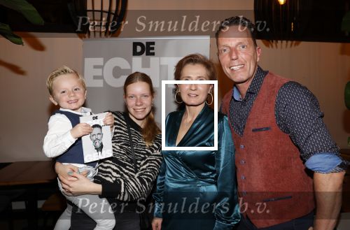 Leiden 15 november 2021
Boekpresentatie Rob Geus . Rob met zijn vrouw en kinderen