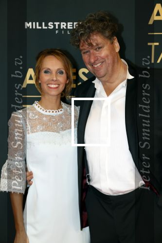 Amsterdam 1 november 2021
Premiere alles op tafel in het deLamar theater.
Diederik Ebbinge en zijn vrouw Roosmarijn Luyten