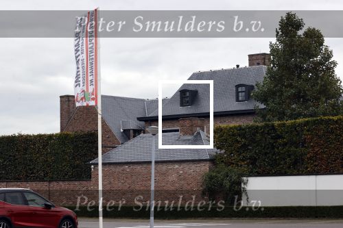Bergschenhoek 23 oktober 2021
De auto\'s van de vader van Sarah v Soelen worden gewassen bij hun huis