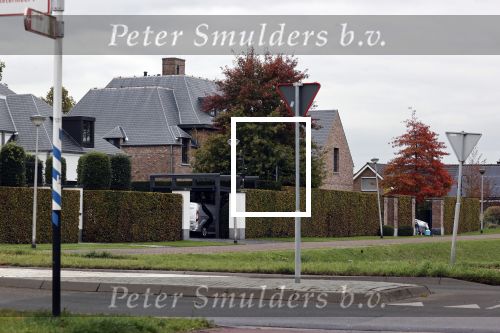 Bergschenhoek 23 oktober 2021
De auto\'s van de vader van Sarah v Soelen worden gewassen bij hun huis