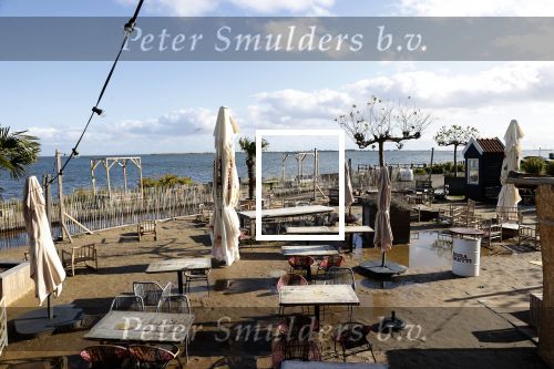 Volendam 12 oktober 2021
Strandtent Simon Keizer op parkeerplaats Hotel Spaander