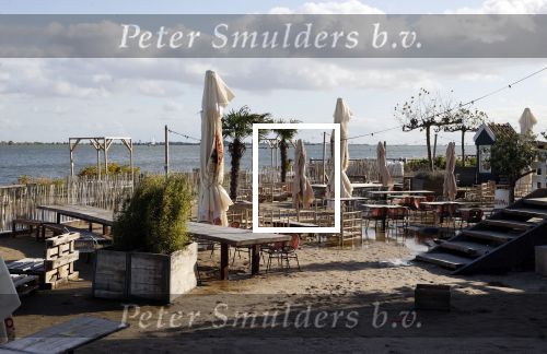 Volendam 12 oktober 2021
Strandtent Simon Keizer op parkeerplaats Hotel Spaander