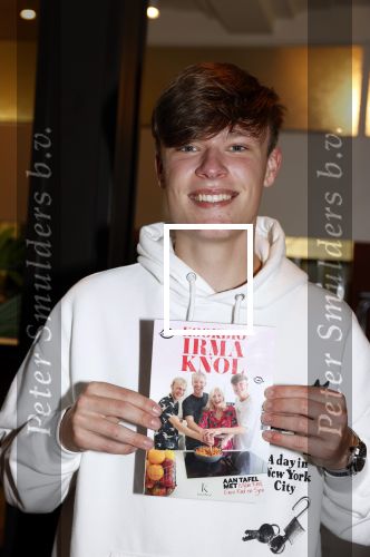 Hilversum 20 oktober 2021
Boek presentatie Irma Knol met haar zoons Milan Knol Enzo Knol en Sjen Knol