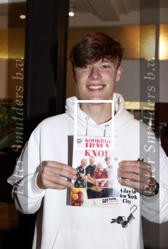 Hilversum 20 oktober 2021
Boek presentatie Irma Knol met haar zoons Milan Knol Enzo Knol en Sjen Knol