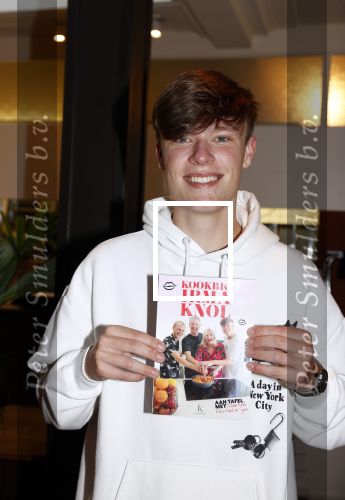Hilversum 20 oktober 2021
Boek presentatie Irma Knol met haar zoons Milan Knol Enzo Knol en Sjen Knol