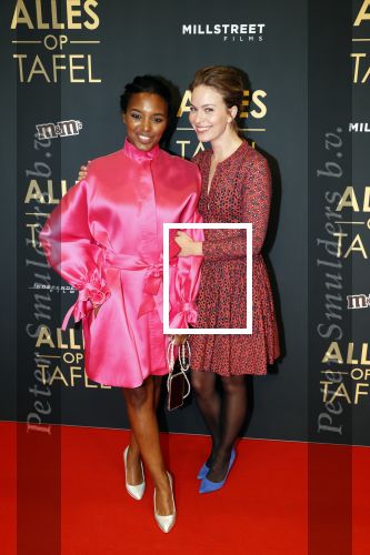 Amsterdam 1 november 2021
Premiere alles op tafel in het deLamar theater.
Sosha Duysker