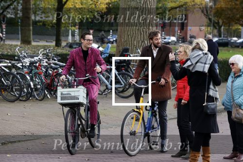 Amsterdam 5 november 2021
Splinter Chabot op de fiets in Amsterdam zuid