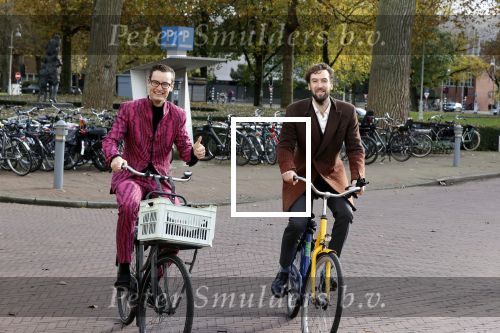 Amsterdam 5 november 2021
Splinter Chabot op de fiets in Amsterdam zuid