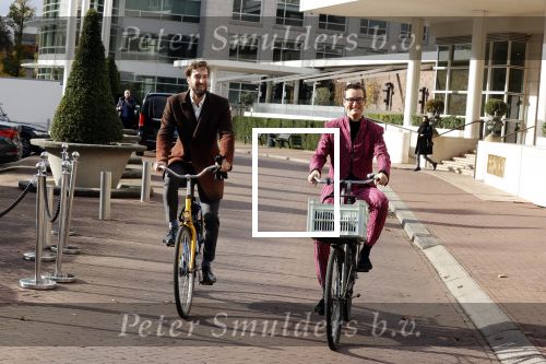 Amsterdam 5 november 2021
Splinter Chabot op de fiets in Amsterdam zuid