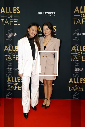 Amsterdam 1 november 2021
Premiere alles op tafel in het deLamar theater.
Stefania Liberakakis en .......