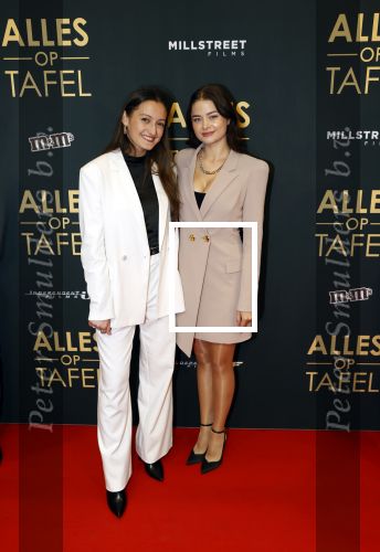 Amsterdam 1 november 2021
Premiere alles op tafel in het deLamar theater.
Stefania Liberakakis en .......