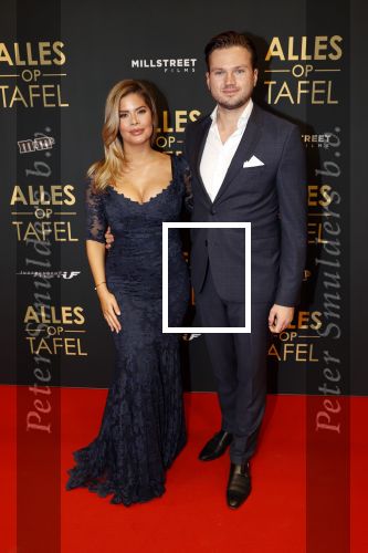 Amsterdam 1 november 2021
Premiere alles op tafel in het deLamar theater.
Stephanie Tency met partner