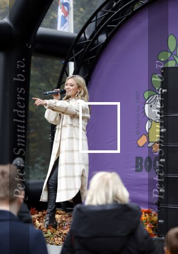 Alphen aan de Rijn 10 november 2021
Nationale Boomfeestdag met oa Sterre Koning en band Friday .