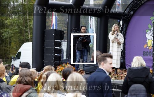 Alphen aan de Rijn 10 november 2021
Nationale Boomfeestdag met oa Sterre Koning en band Friday .