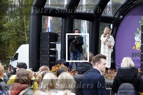 Alphen aan de Rijn 10 november 2021
Nationale Boomfeestdag met oa Sterre Koning en band Friday .