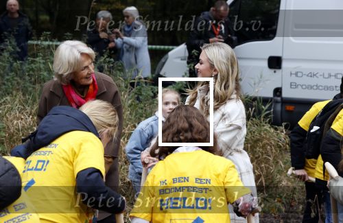 Alphen aan de Rijn 10 november 2021
Nationale Boomfeestdag met oa Sterre Koning en band Friday .