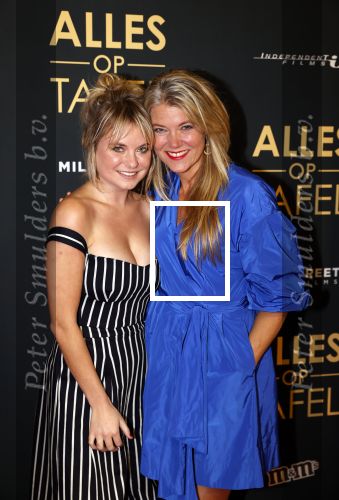 Amsterdam 1 november 2021
Premiere alles op tafel in het deLamar theater.
Sandra Ysbrandy en Sylvana Ijsselmuiden