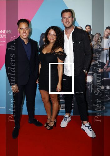 Amsterdam 11 oktober 2021
Premiere Liefde zonder grenzenin Tuschinski 
Team Rumag met Bibi Espina (zangeres)