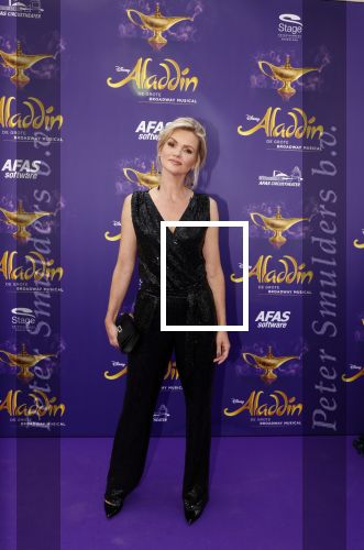 Scheveningen 26 september 2021
Premiere Aladdin in het circustheater. Bastiaan ragas en zijn vrouw Tooske met hun kinderen
