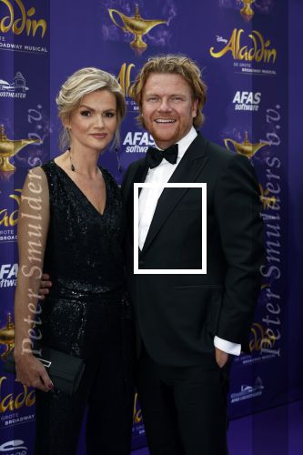 Scheveningen 26 september 2021
Premiere Aladdin in het circustheater. Bastiaan ragas en zijn vrouw Tooske met hun kinderen