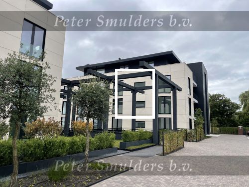 Loosdrecht 26 augustus 2021
In dit complex , West End residence wilde Peter R de Vries een appartement kopen