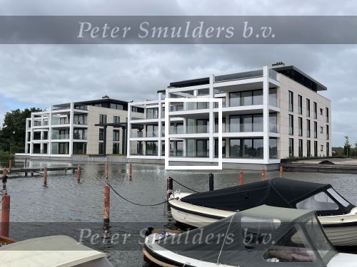 Loosdrecht 26 augustus 2021
In dit complex , West End residence wilde Peter R de Vries een appartement kopen