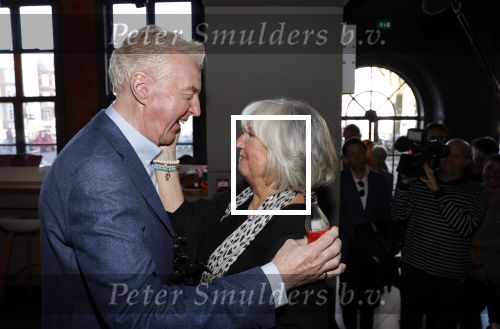Amsterdam 24 oktober 2021
Willeke Alberti krijgt de blijvend applaus prijs in de kleine  Komedie. Zoon Johnny de Mol is ook aanwezig. Willeke met Andre v Duin