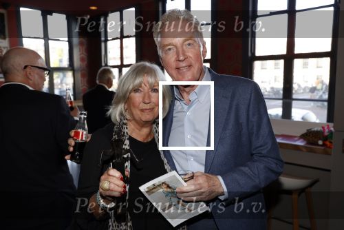 Amsterdam 24 oktober 2021
Willeke Alberti krijgt de blijvend applaus prijs in de kleine  Komedie. Zoon Johnny de Mol is ook aanwezig. Willeke met Andre v Duin