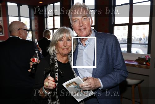 Amsterdam 24 oktober 2021
Willeke Alberti krijgt de blijvend applaus prijs in de kleine  Komedie. Zoon Johnny de Mol is ook aanwezig. Willeke met Andre v Duin