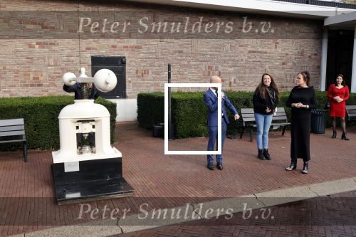 Amsterdam 5 november 2021
Slaan van Munt Herman Brood ivm 75e verjaardag. Zijn vrouw Xandra en dochters Holly Lola en Brenda  zijn natuurlijk aanwezig.