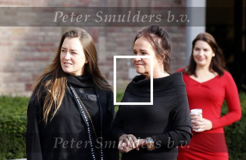 Amsterdam 5 november 2021
Slaan van Munt Herman Brood ivm 75e verjaardag. Zijn vrouw Xandra en dochters Holly Lola en Brenda  zijn natuurlijk aanwezig.