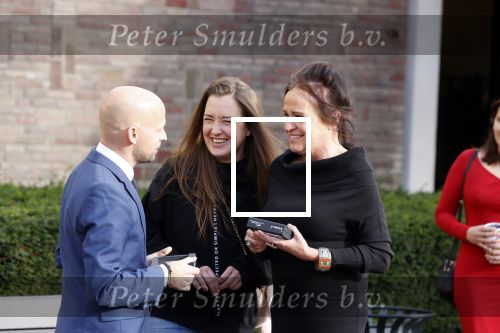 Amsterdam 5 november 2021
Slaan van Munt Herman Brood ivm 75e verjaardag. Zijn vrouw Xandra en dochters Holly Lola en Brenda  zijn natuurlijk aanwezig.