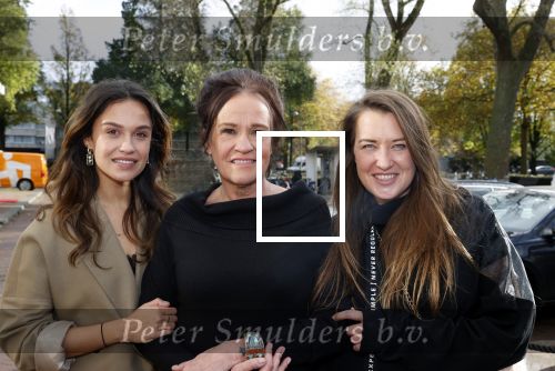 Amsterdam 5 november 2021
Slaan van Munt Herman Brood ivm 75e verjaardag. Zijn vrouw Xandra en dochters Holly Lola en Brenda  zijn natuurlijk aanwezig.