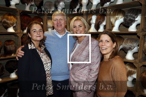 Bussum 4 november 2021
Irene Moors opent het nieuwe pand van stichting Pruijck. initiatiefnemers zijn Inge v Gulden Jose v Kippersluis en Peter Meijer