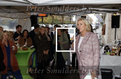Bussum 4 november 2021
Irene Moors opent het nieuwe pand van stichting Pruijck. initiatiefnemers zijn Inge v Gulden Jose v Kippersluis en Peter Meijer