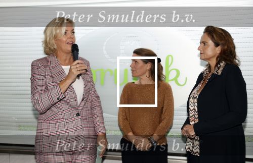 Bussum 4 november 2021
Irene Moors opent het nieuwe pand van stichting Pruijck. initiatiefnemers zijn Inge v Gulden Jose v Kippersluis en Peter Meijer
