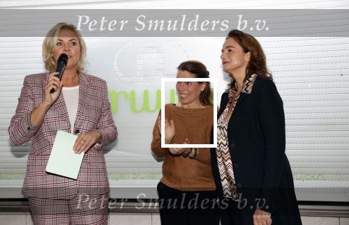Bussum 4 november 2021
Irene Moors opent het nieuwe pand van stichting Pruijck. initiatiefnemers zijn Inge v Gulden Jose v Kippersluis en Peter Meijer