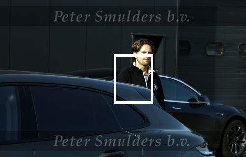 Mijdrecht Vinkeveen 30 oktober 2022
Andre Hazes zijn auto bij zijn moeder en daarna ging hij trainen in Mijdrecht en daarna op de koffie vij zijn neef Djarno Hofland in Vinkeveen.