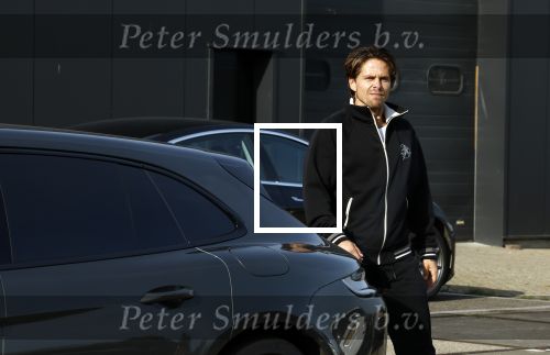 Mijdrecht Vinkeveen 30 oktober 2022
Andre Hazes zijn auto bij zijn moeder en daarna ging hij trainen in Mijdrecht en daarna op de koffie vij zijn neef Djarno Hofland in Vinkeveen.
