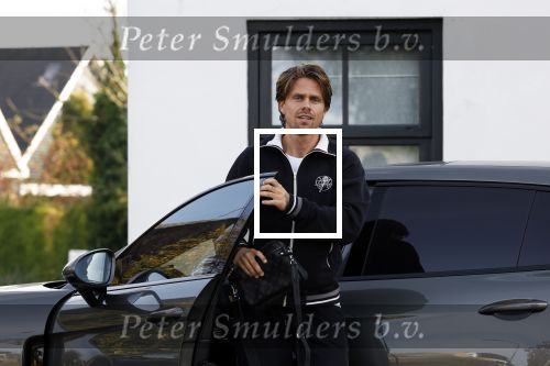 Mijdrecht Vinkeveen 30 oktober 2022
Andre Hazes zijn auto bij zijn moeder en daarna ging hij trainen in Mijdrecht en daarna op de koffie vij zijn neef Djarno Hofland in Vinkeveen.