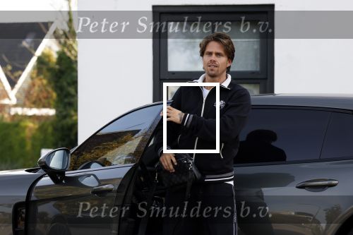 Mijdrecht Vinkeveen 30 oktober 2022
Andre Hazes zijn auto bij zijn moeder en daarna ging hij trainen in Mijdrecht en daarna op de koffie vij zijn neef Djarno Hofland in Vinkeveen.