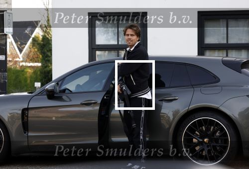 Mijdrecht Vinkeveen 30 oktober 2022
Andre Hazes zijn auto bij zijn moeder en daarna ging hij trainen in Mijdrecht en daarna op de koffie vij zijn neef Djarno Hofland in Vinkeveen.