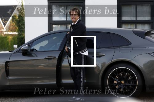 Mijdrecht Vinkeveen 30 oktober 2022
Andre Hazes zijn auto bij zijn moeder en daarna ging hij trainen in Mijdrecht en daarna op de koffie vij zijn neef Djarno Hofland in Vinkeveen.