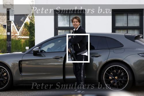 Mijdrecht Vinkeveen 30 oktober 2022
Andre Hazes zijn auto bij zijn moeder en daarna ging hij trainen in Mijdrecht en daarna op de koffie vij zijn neef Djarno Hofland in Vinkeveen.