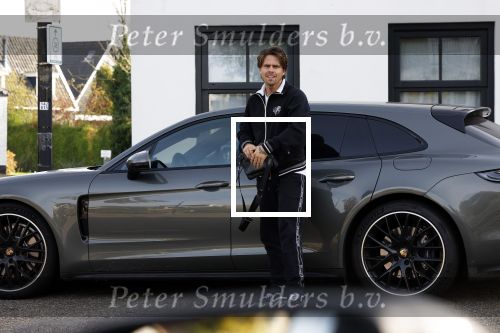 Mijdrecht Vinkeveen 30 oktober 2022
Andre Hazes zijn auto bij zijn moeder en daarna ging hij trainen in Mijdrecht en daarna op de koffie vij zijn neef Djarno Hofland in Vinkeveen.