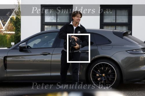 Mijdrecht Vinkeveen 30 oktober 2022
Andre Hazes zijn auto bij zijn moeder en daarna ging hij trainen in Mijdrecht en daarna op de koffie vij zijn neef Djarno Hofland in Vinkeveen.
