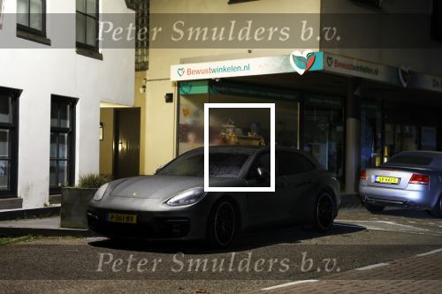 Vinkeveen 30 en 31 oktober 2022
Andre Hazes zijn porsche staat bij zijn neef Djarno Hofland voor de deur . Andre is daar zondagmiddag heen gegaan en daar blijven slapen.